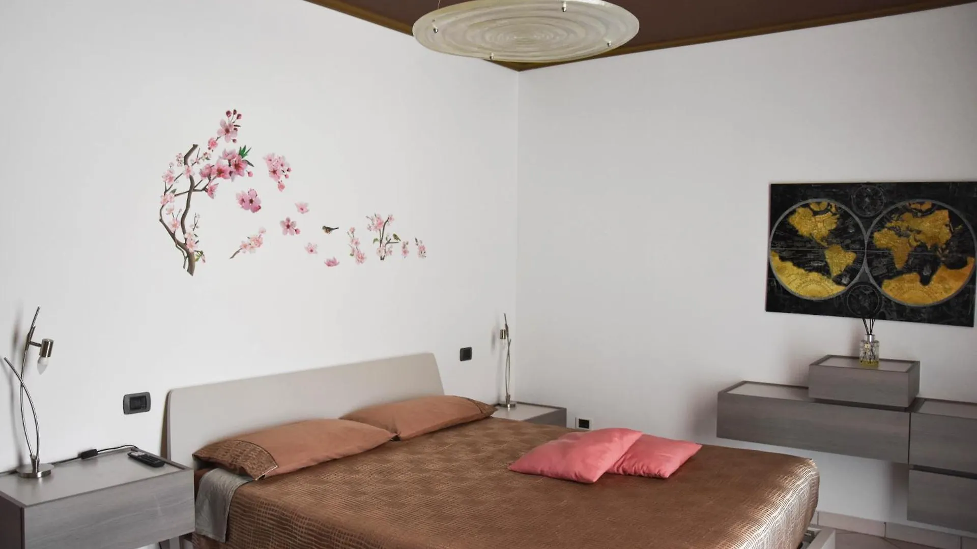 Zara House - Lake And Pet Friendly Brusimpiano İtalya